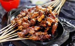 5000 tusuk sate kelinci