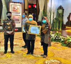 kadisnak penghargaan intan selaksa